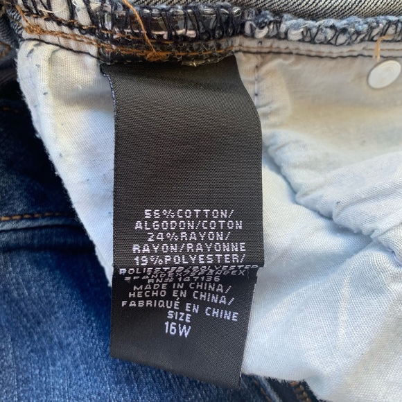 1822 Denim Medium Blue Straight Leg Cropped Jeans – Size 16W - Picture 6 of 9